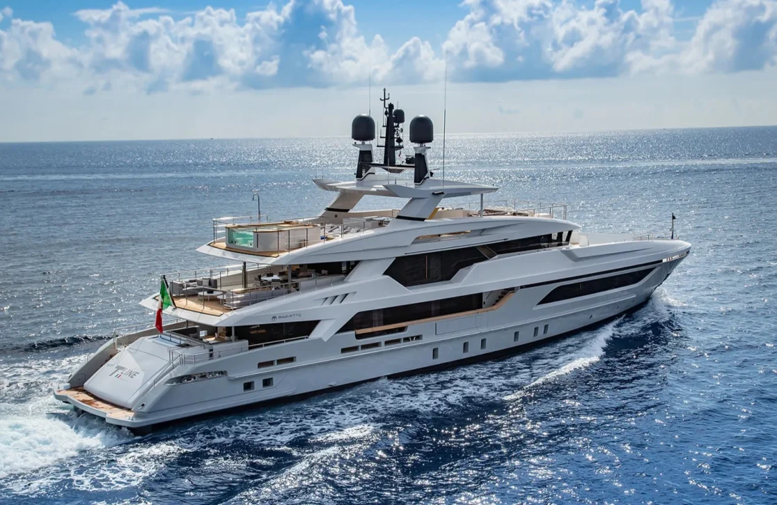 An image of Silver Fox yacht