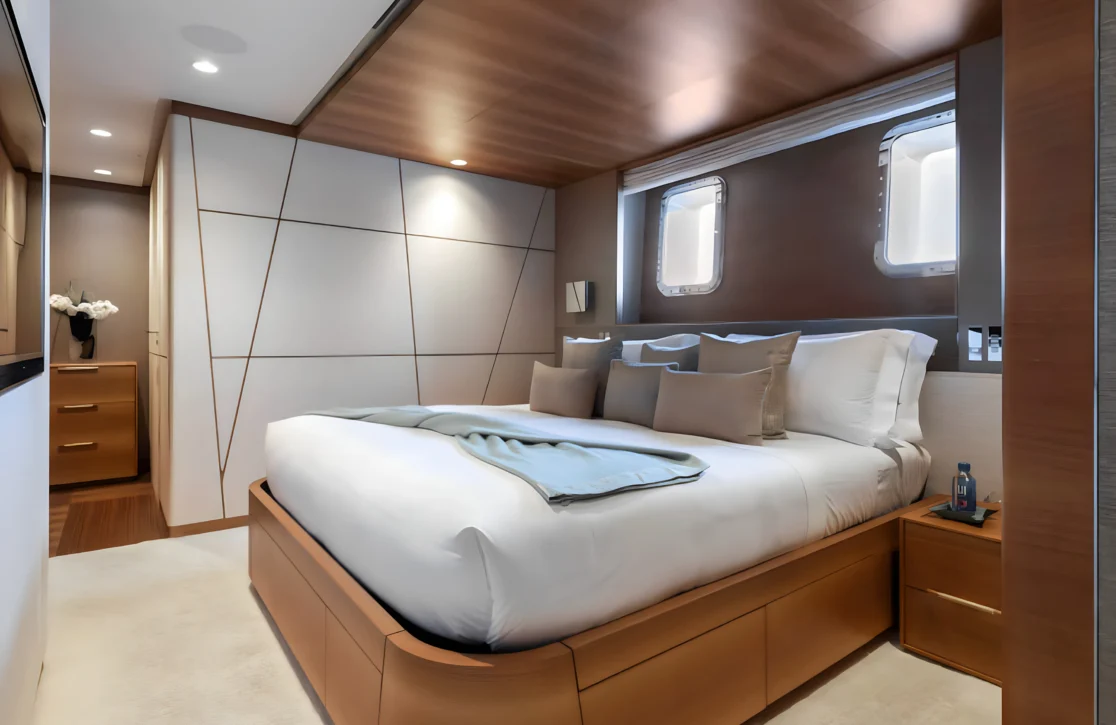 An image of Silver Fox yacht