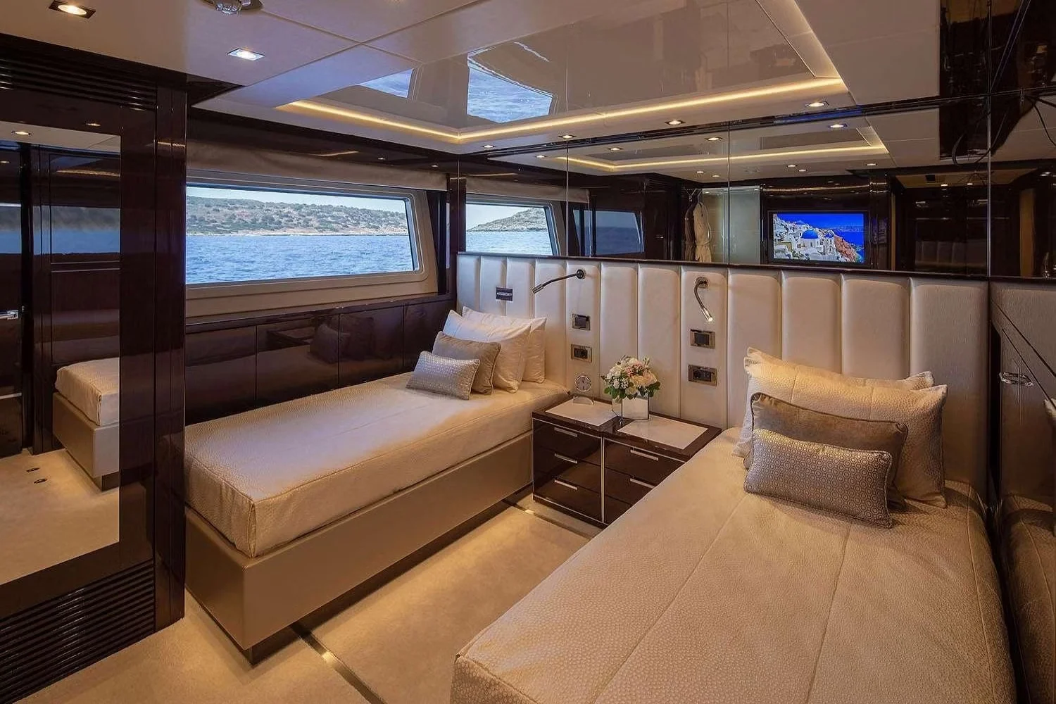 A preview of interior Bedroom cabin