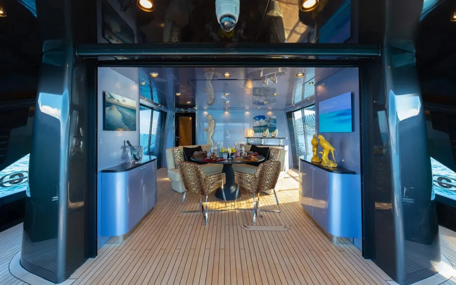 A preview of interior Dining