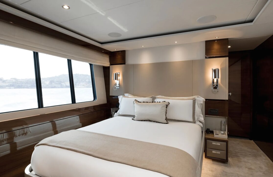 An image of Riviera Living yacht