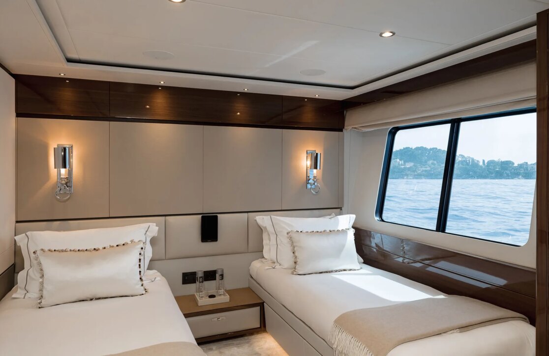 An image of Riviera Living yacht