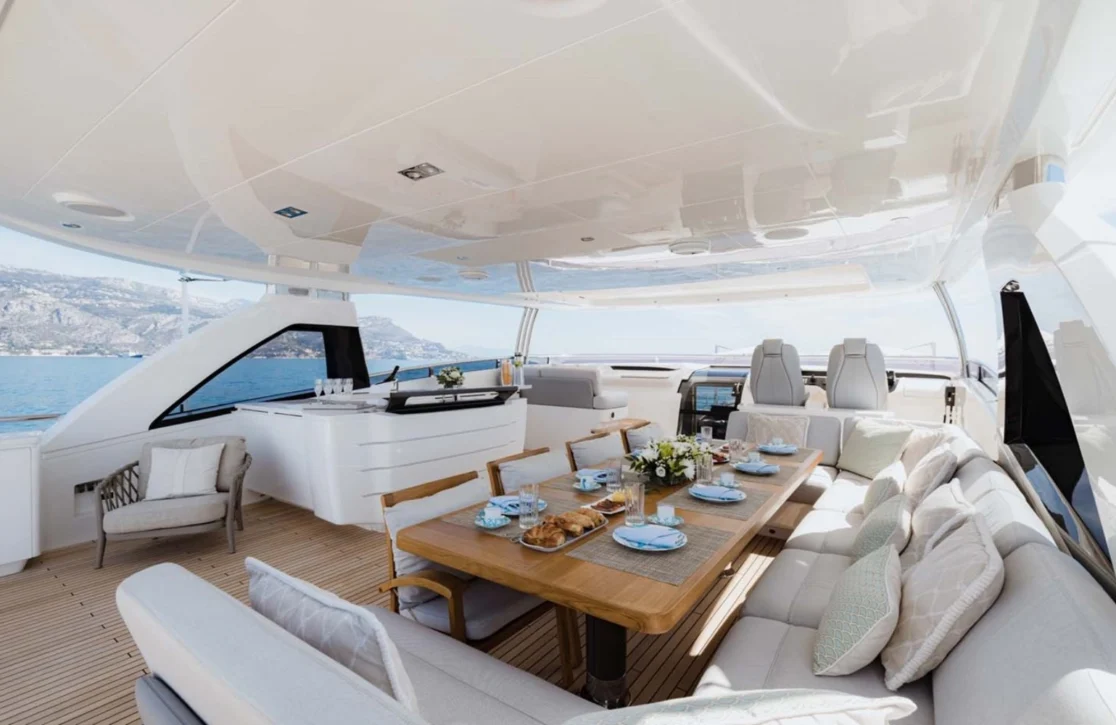 An image of Riviera Living yacht