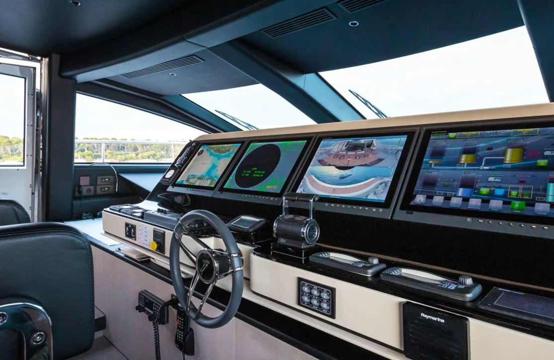 An image of Heed yacht