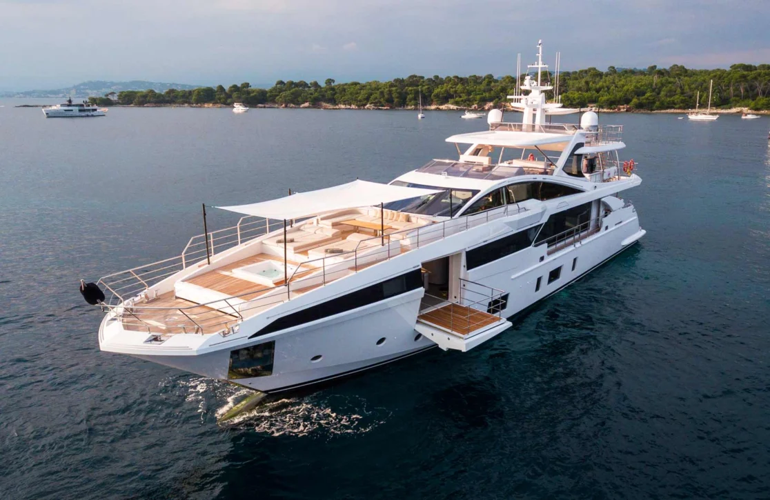 An image of Heed yacht