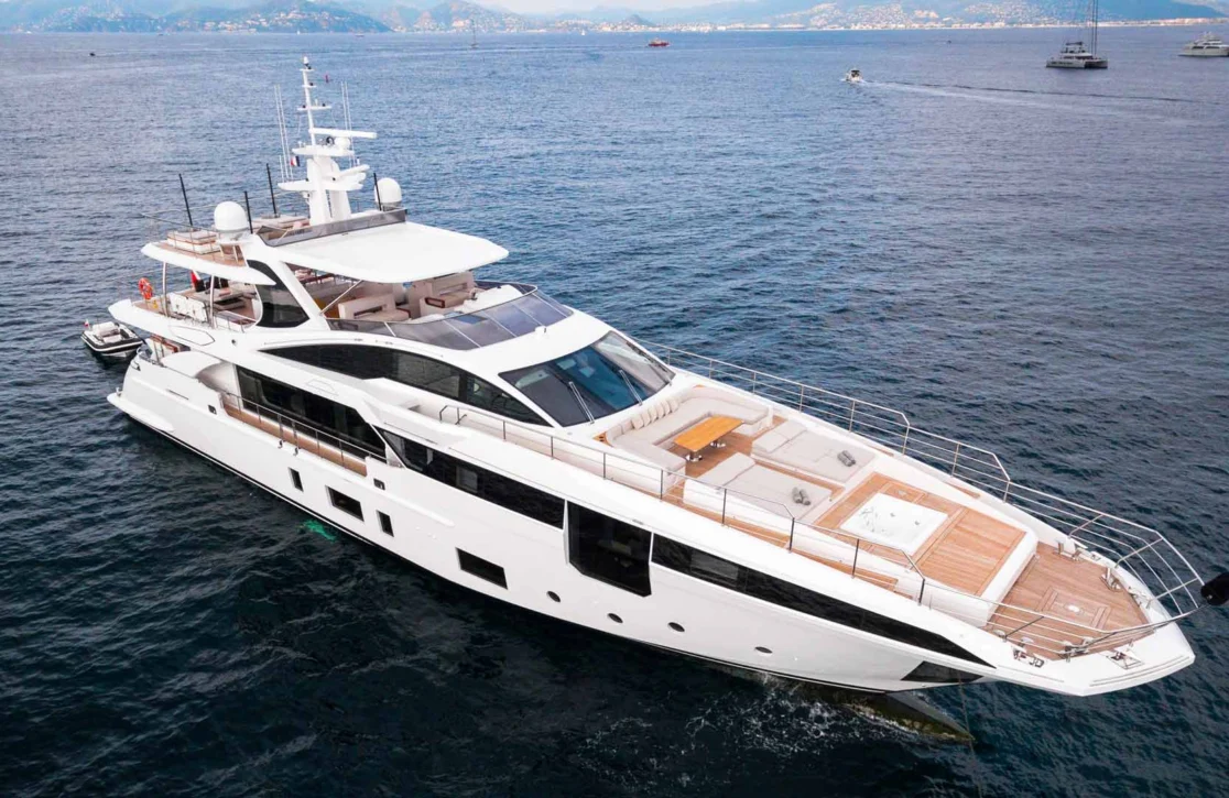 An image of Heed yacht