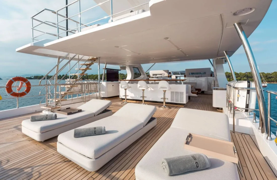 An image of Heed yacht