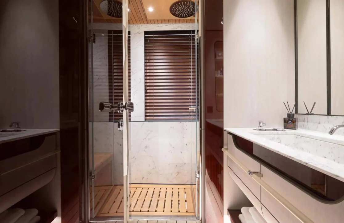 An image of Heed yacht