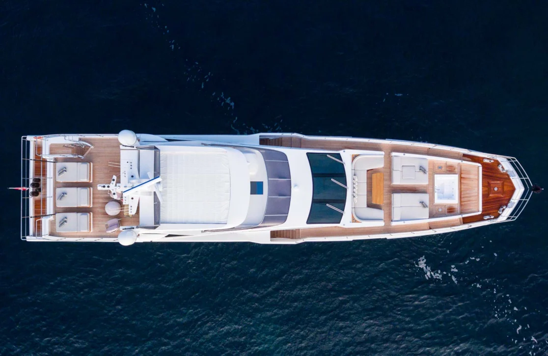 An image of Heed yacht
