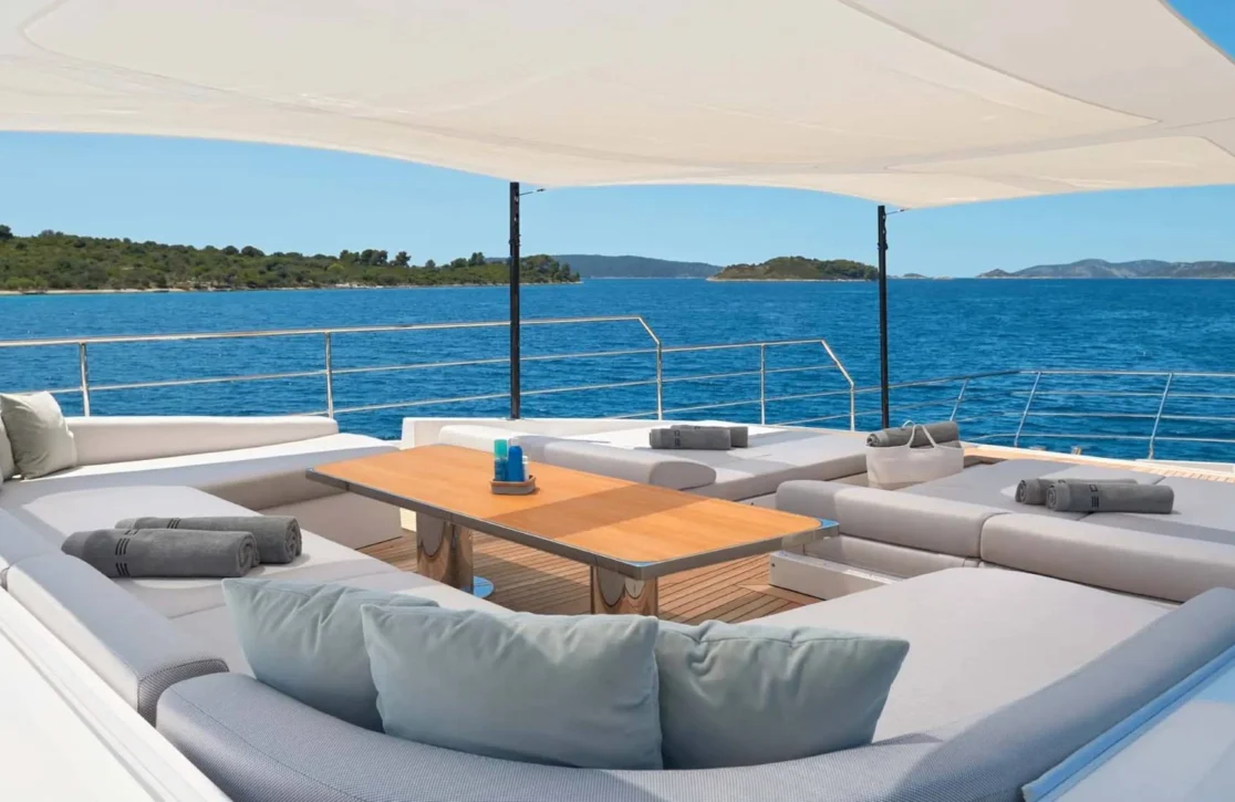 An image of Heed yacht