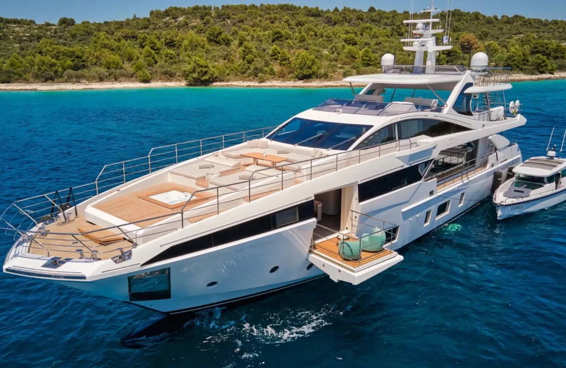 An image of Heed yacht