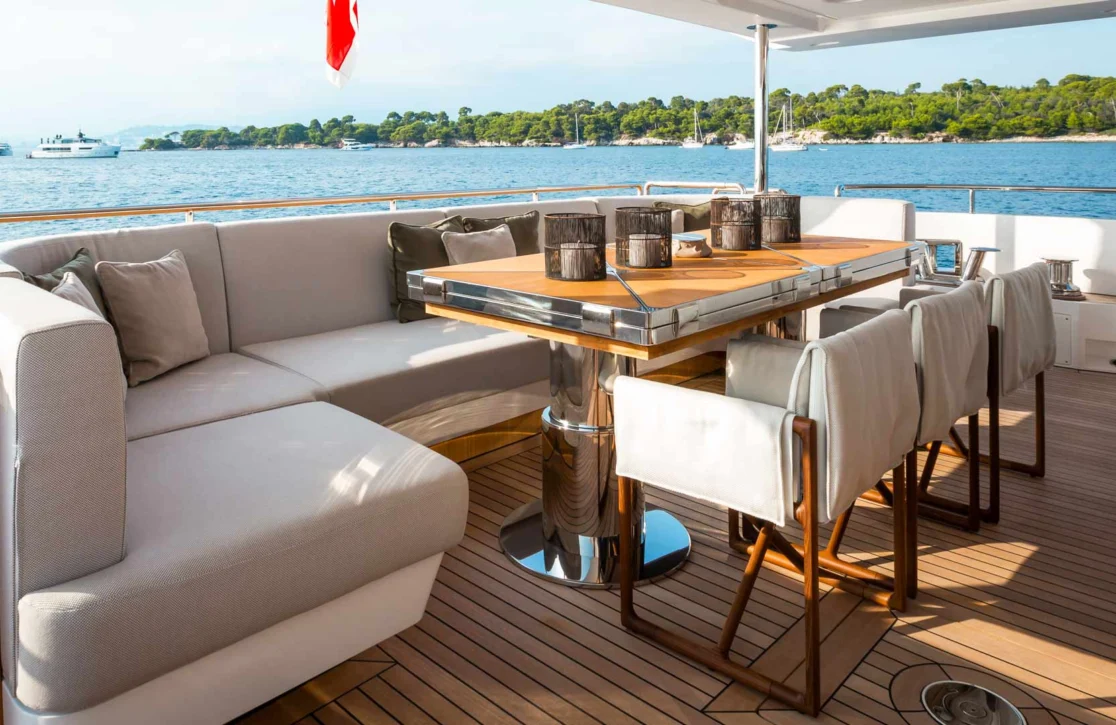 An image of Heed yacht