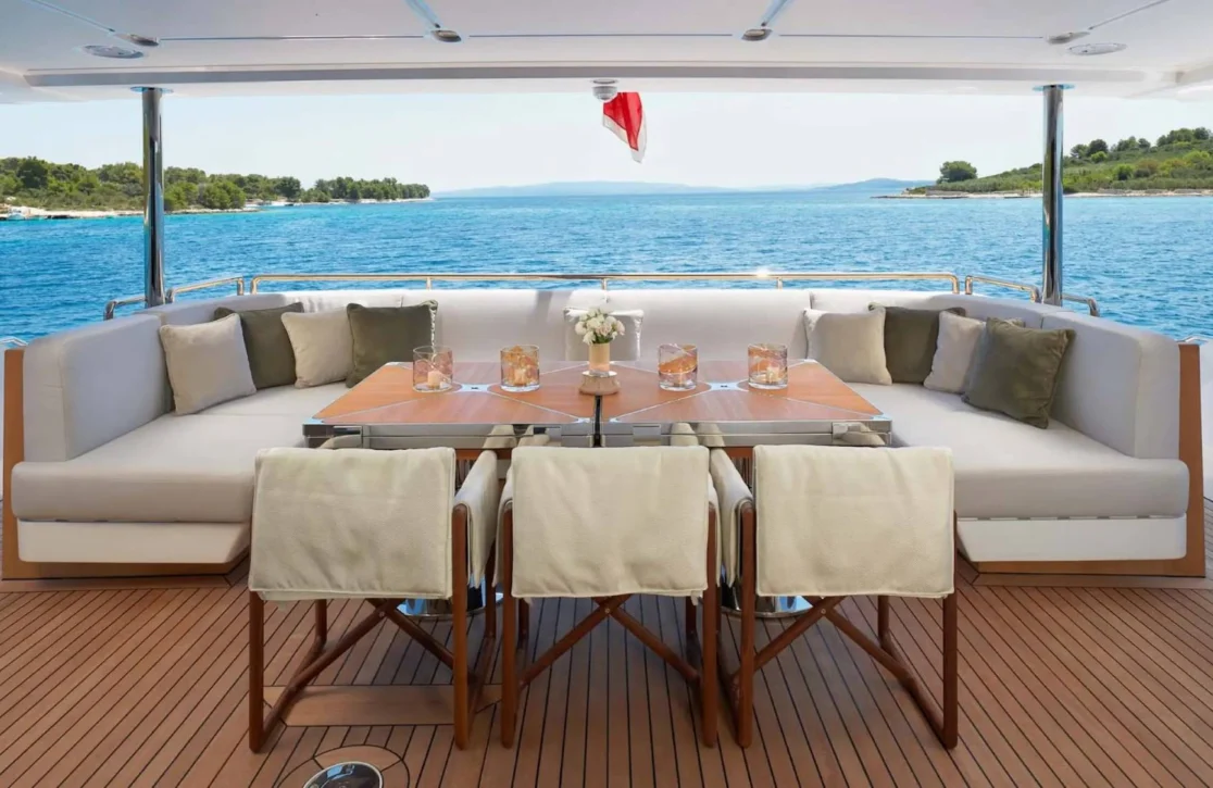 An image of Heed yacht