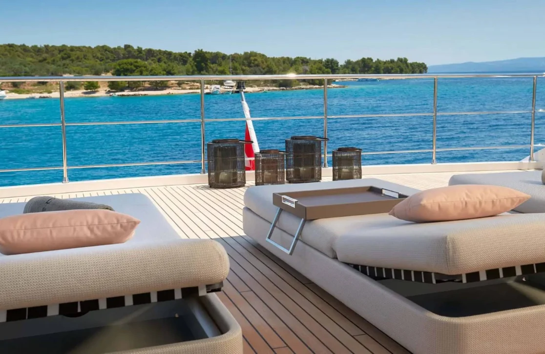 An image of Heed yacht