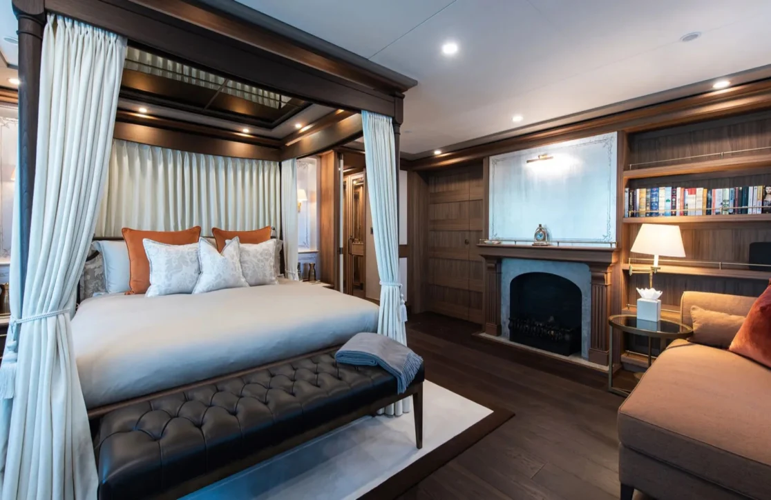 An image of Q yacht