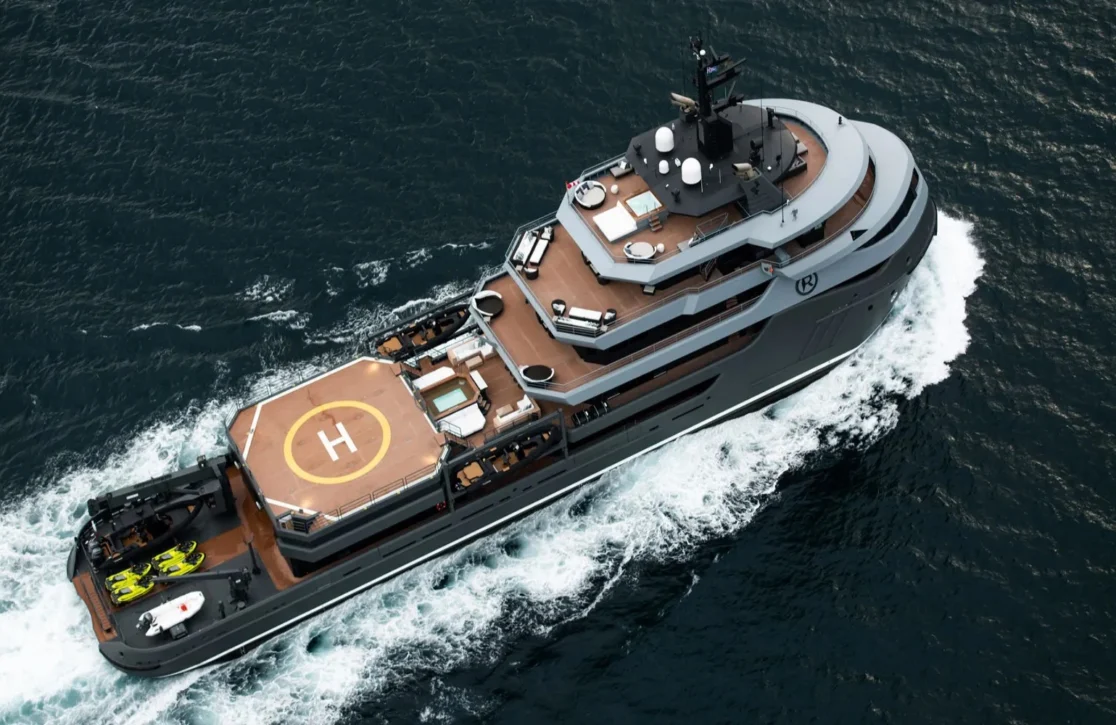An image of Q yacht