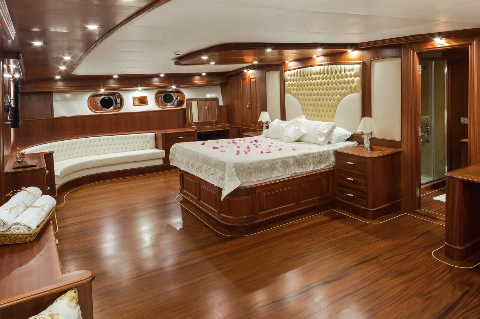 A preview of interior Bedroom cabin