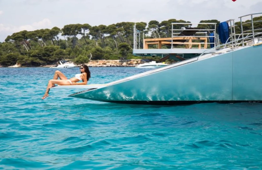 An image of Huitane yacht