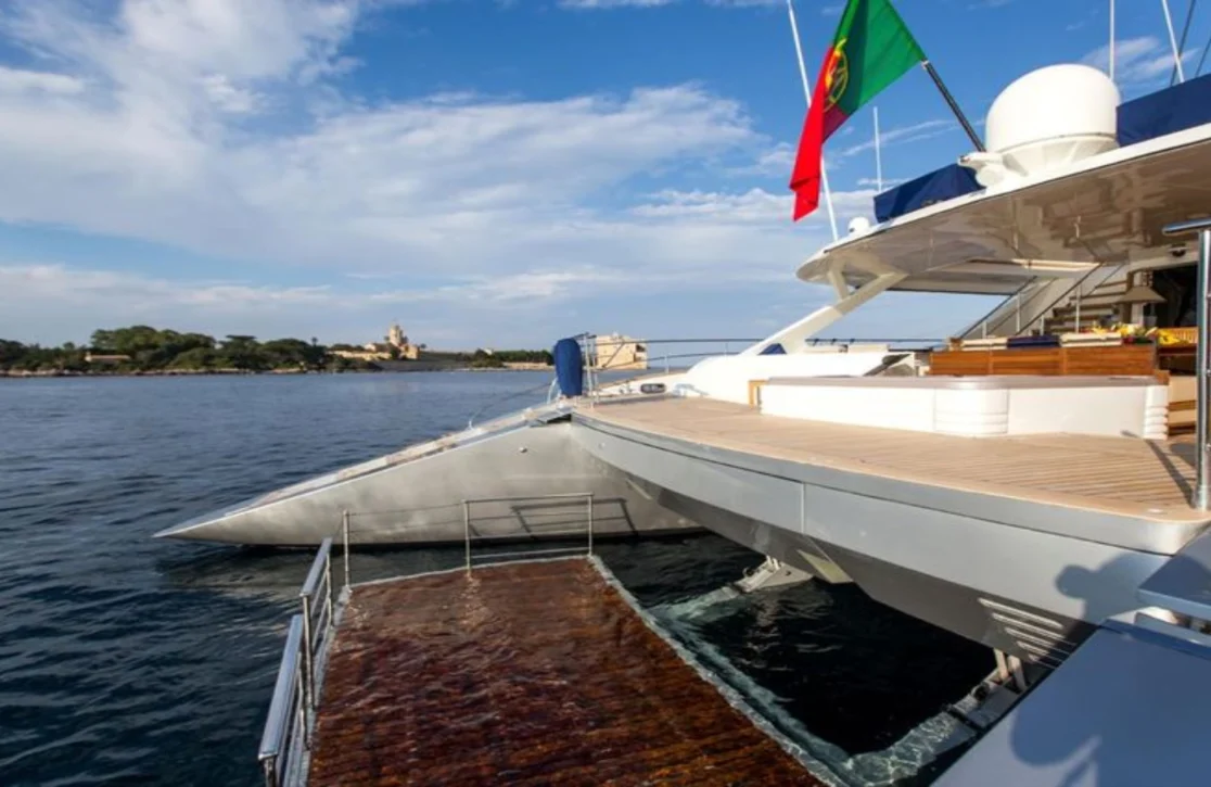 An image of Huitane yacht