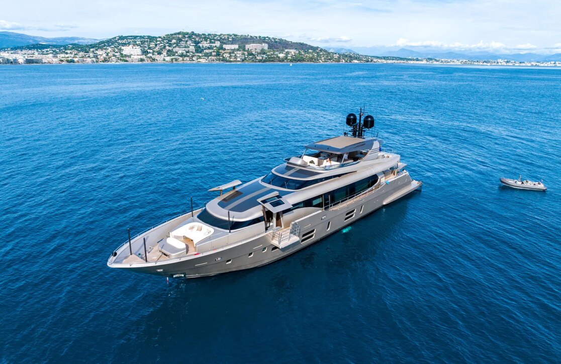 An image of The Palm yacht