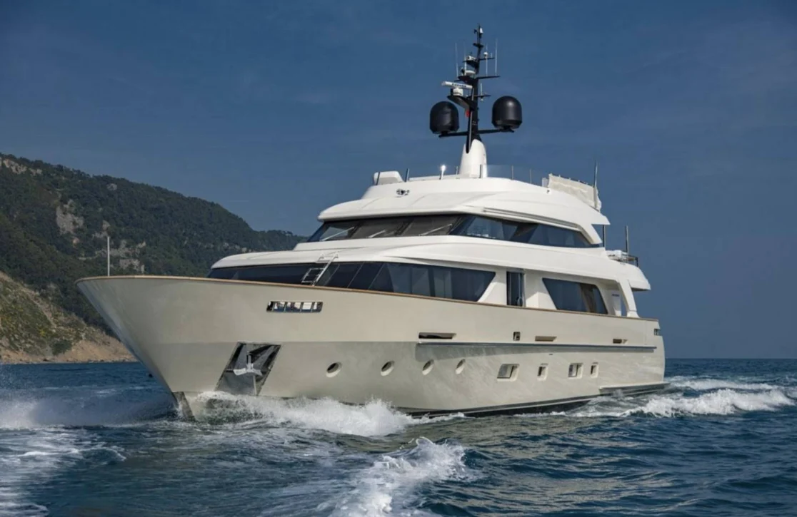 An image of Anything Goes V yacht