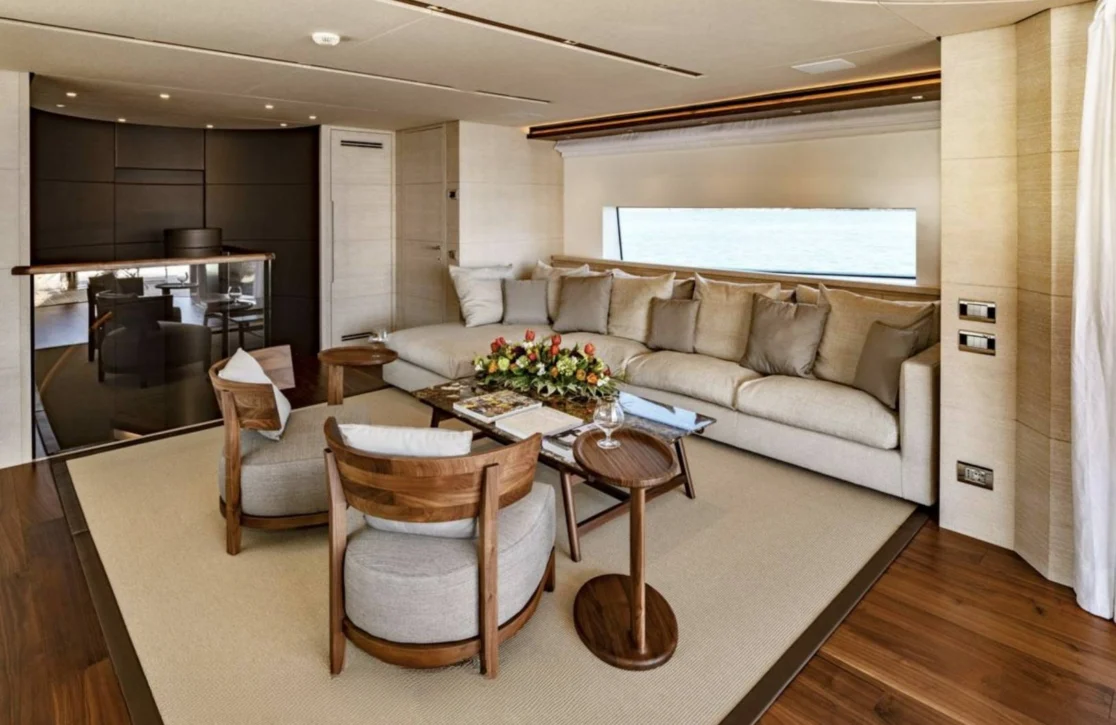 An image of Anything Goes V yacht