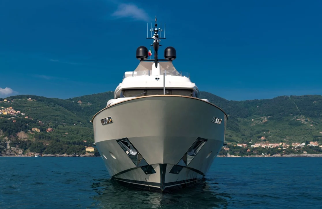 An image of Anything Goes V yacht