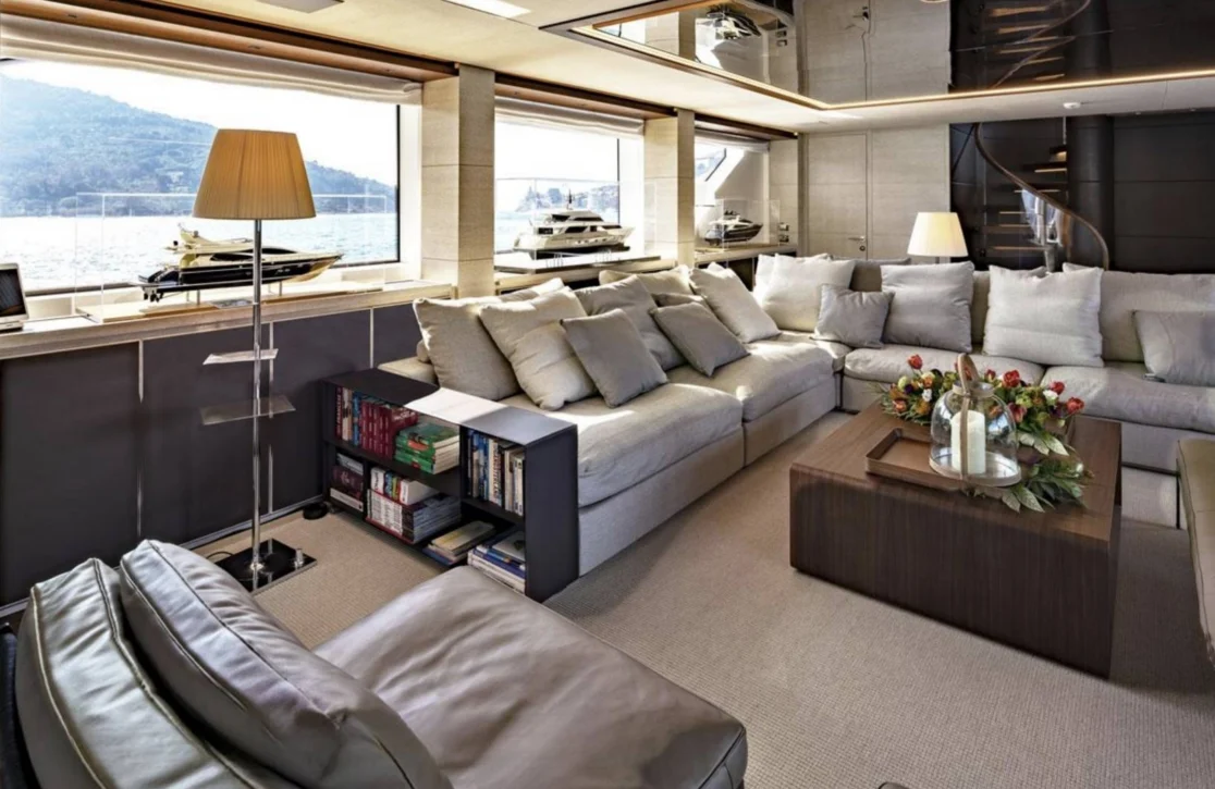 An image of Anything Goes V yacht