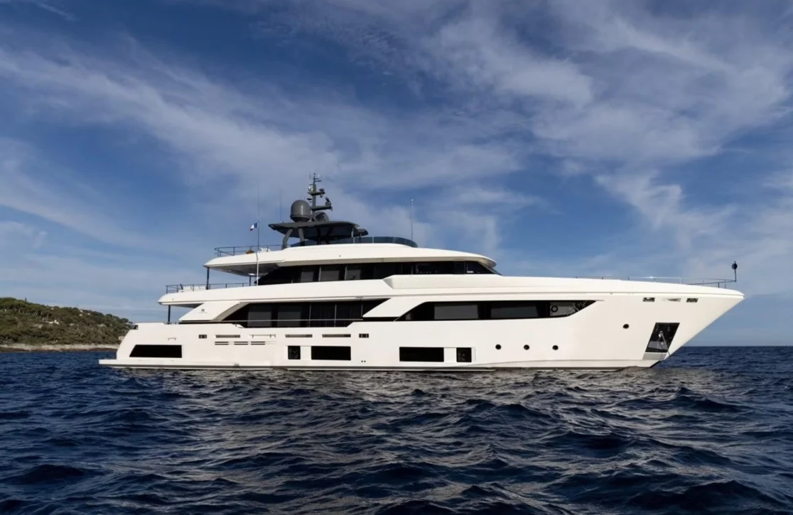 An image of Eros yacht