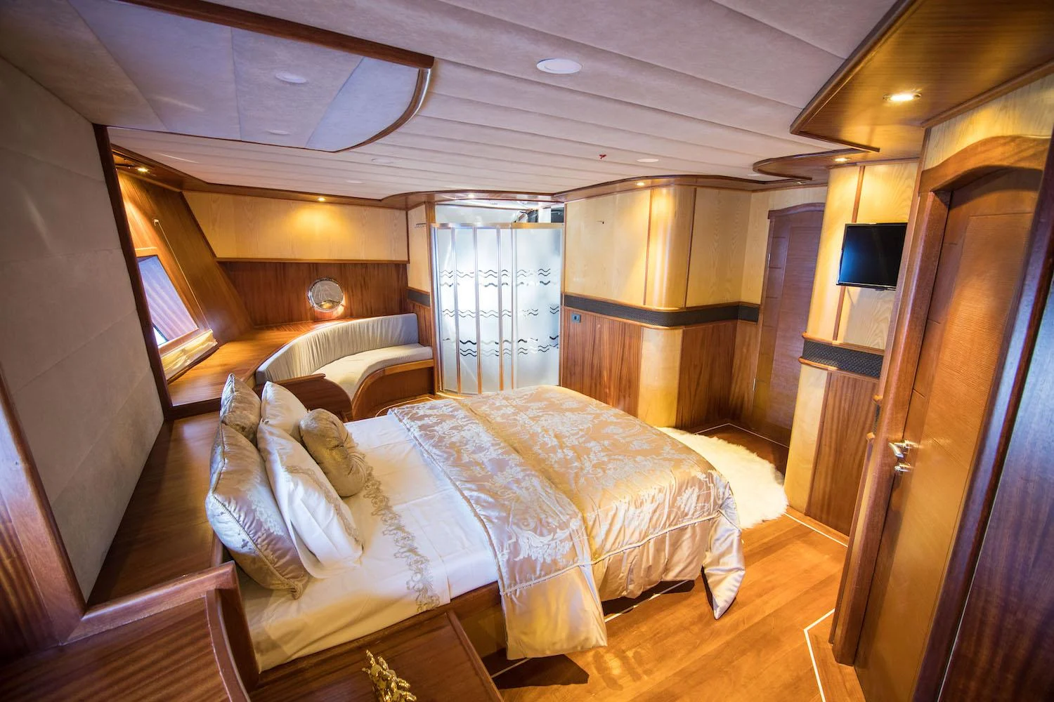 A preview of interior Bedroom cabin
