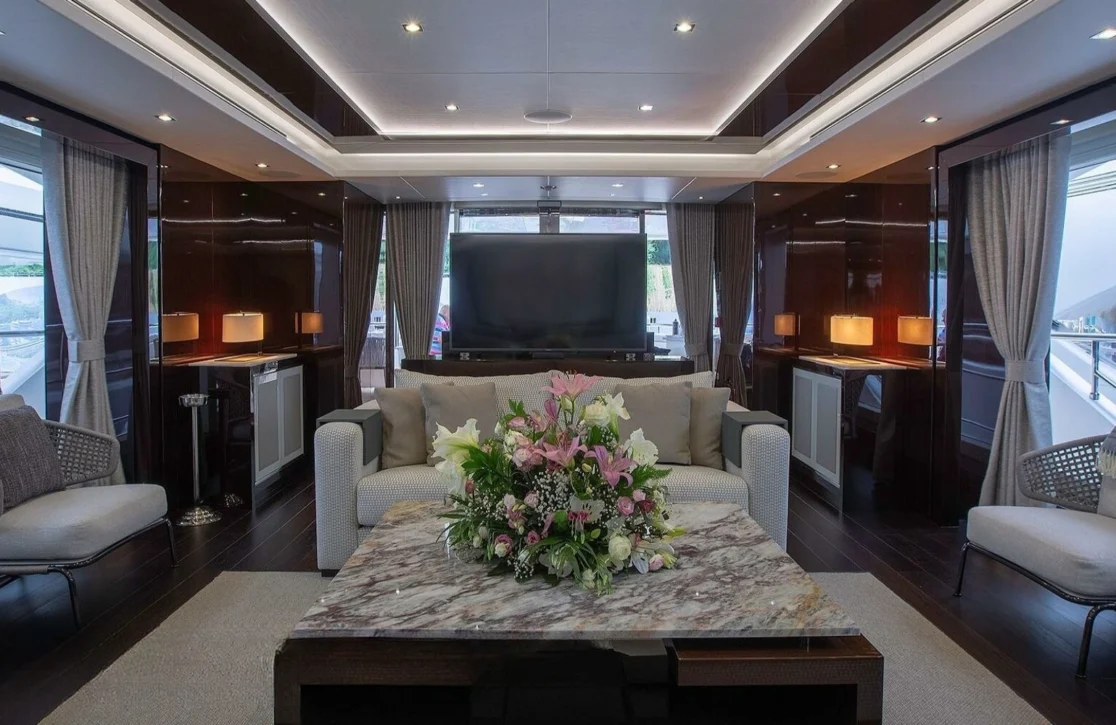 An image of Legende yacht