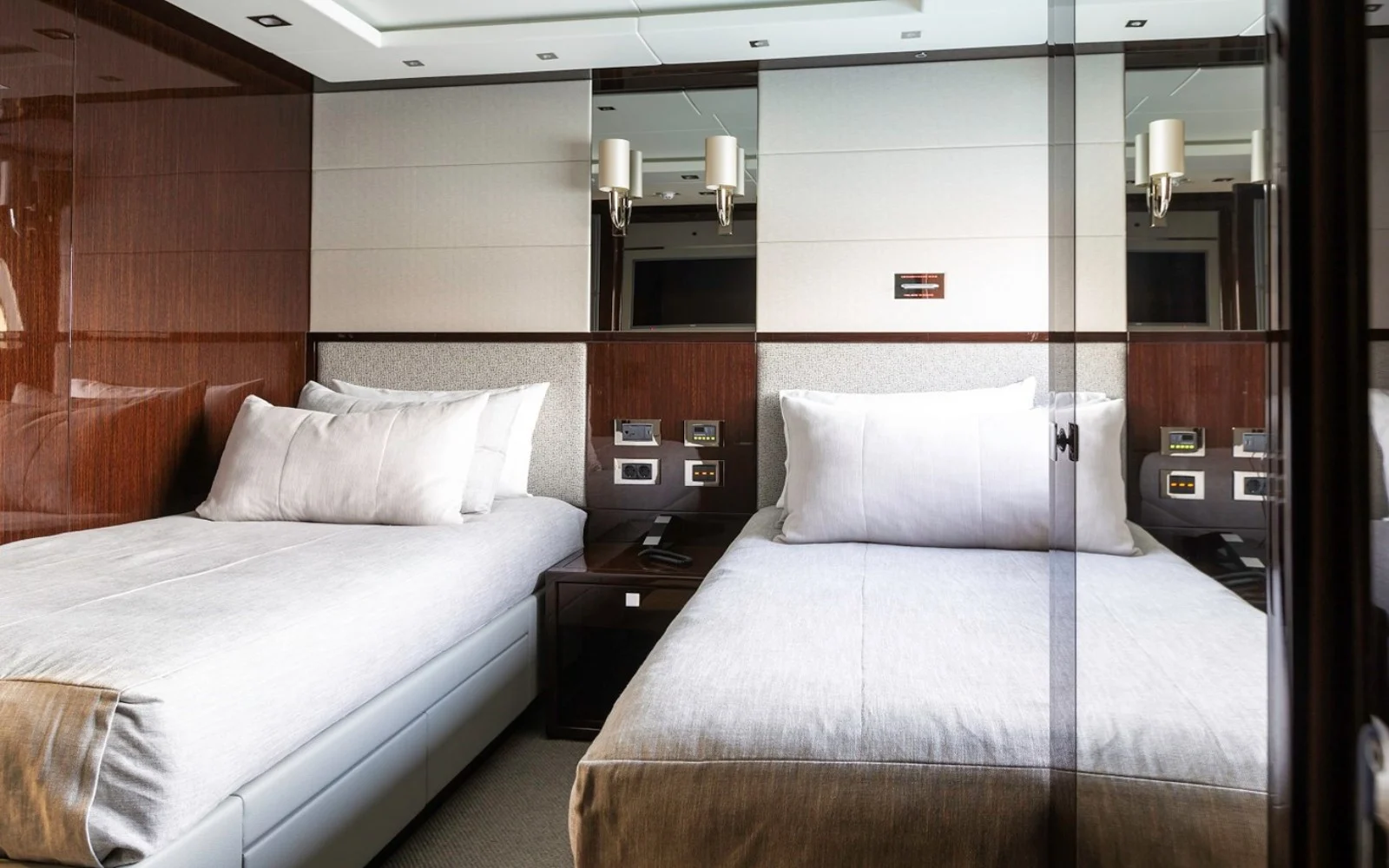 A preview of interior Bedroom cabin