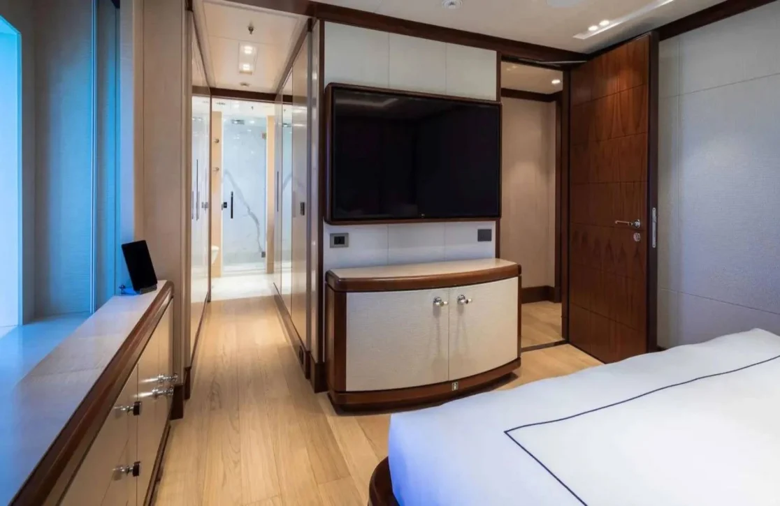 An image of Calex yacht