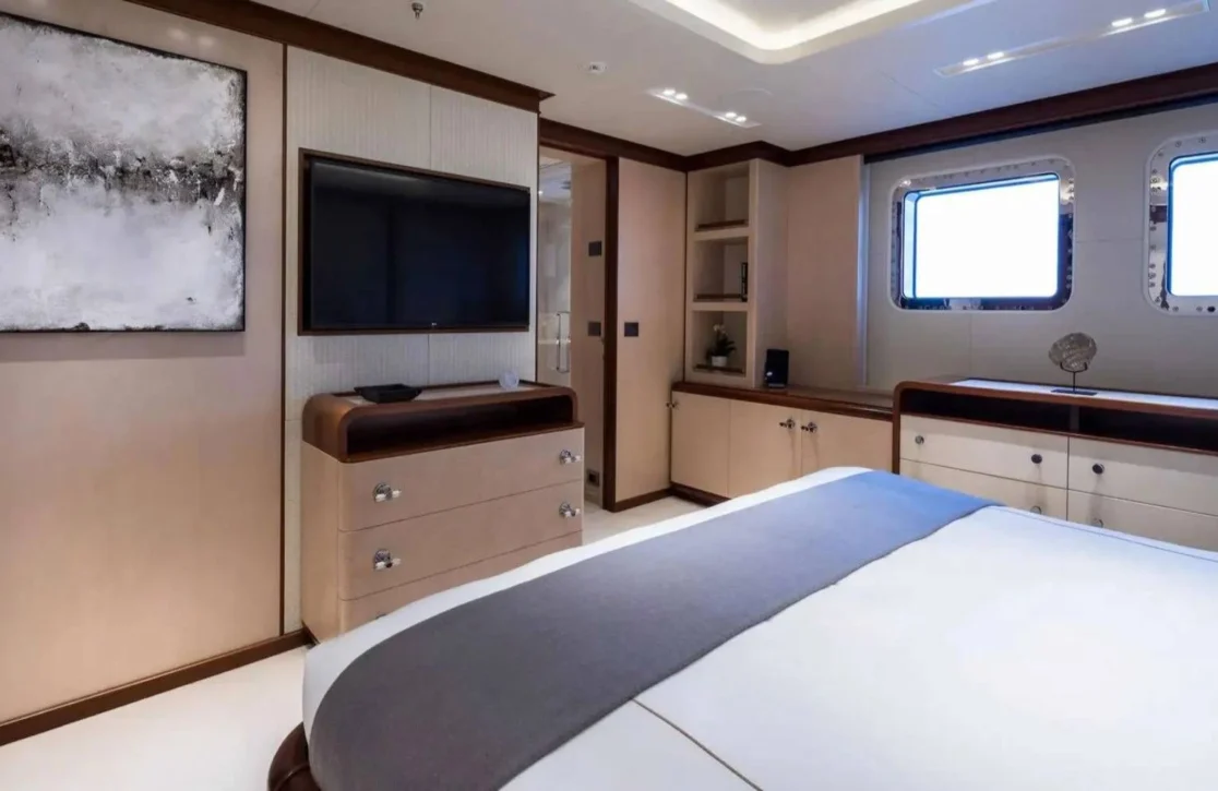 An image of Calex yacht