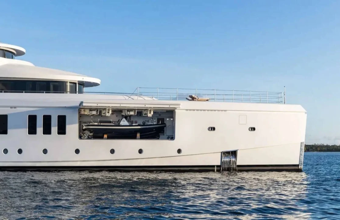 An image of Calex yacht