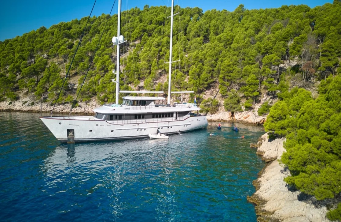 An image of Omnia yacht