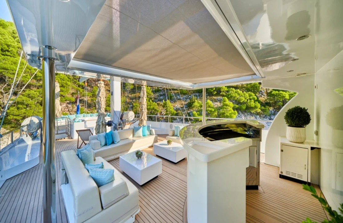 An image of Omnia yacht