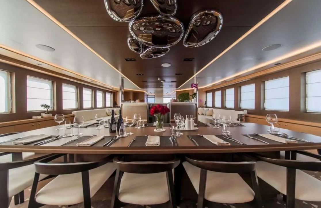 An image of Omnia yacht