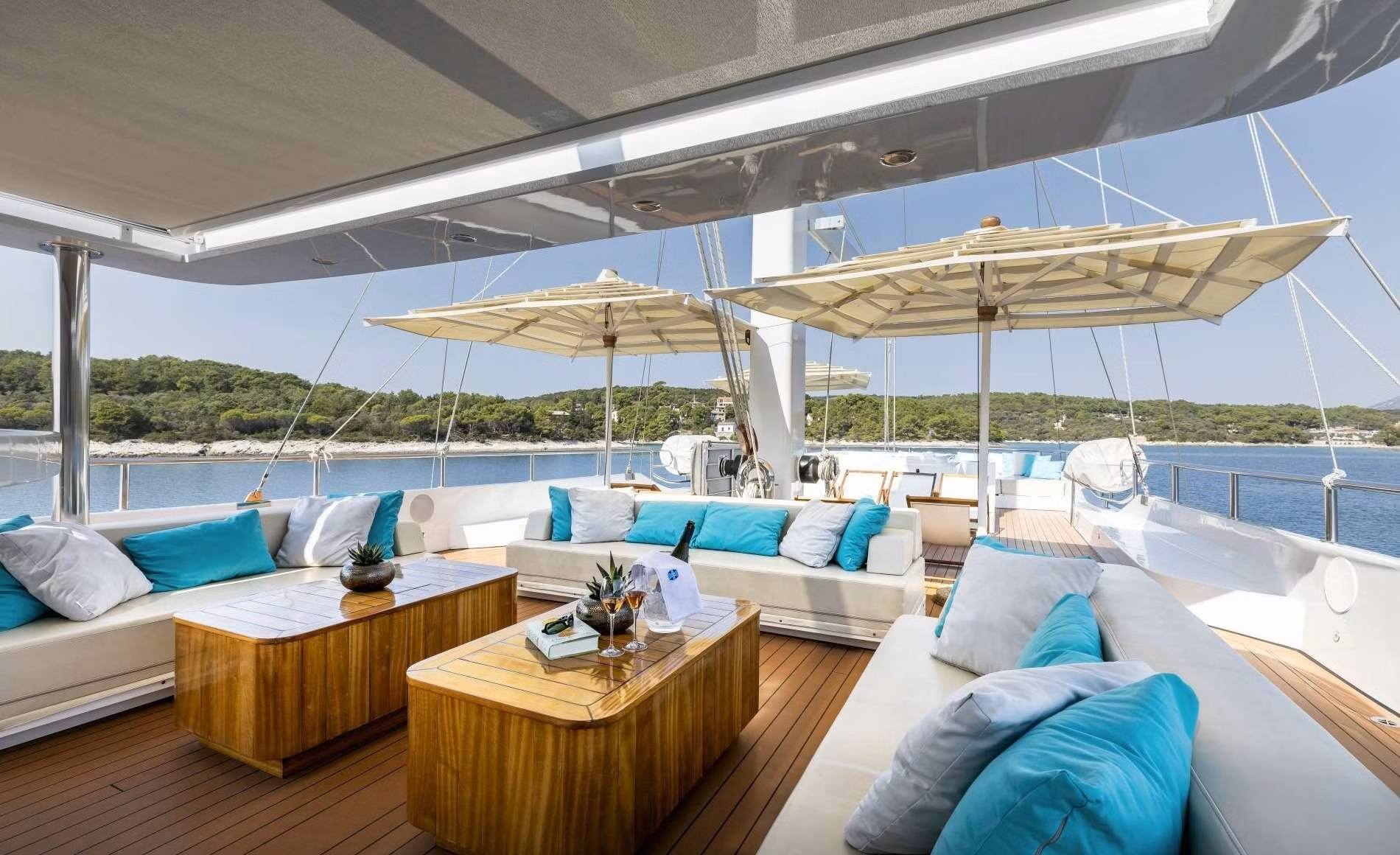 An image of Omnia yacht