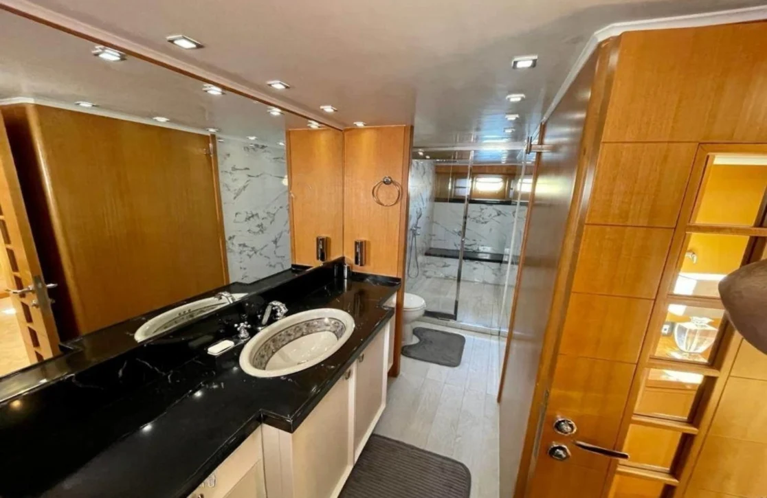 An image of Seven yacht