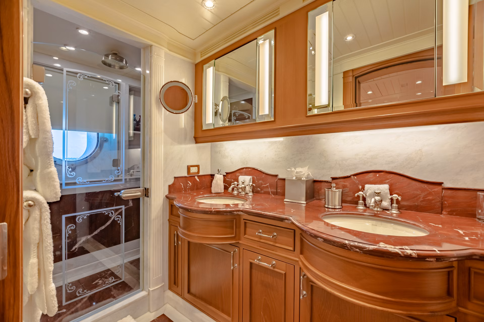 An image of Shadowl yacht