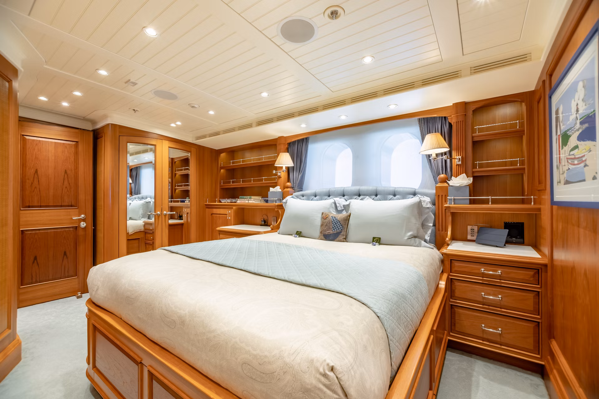 An image of Shadowl yacht