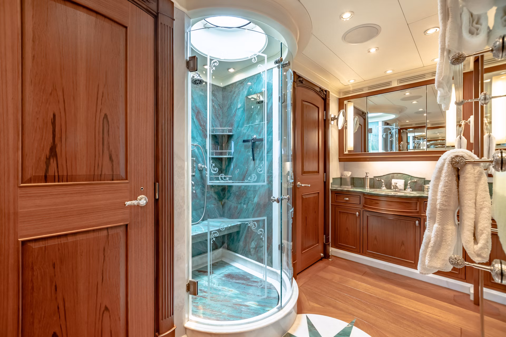 An image of Shadowl yacht