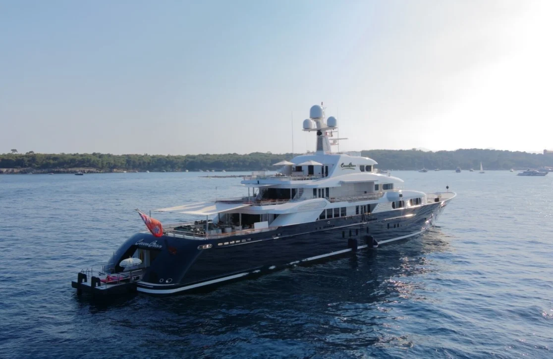 An image of Cocoa Bean yacht