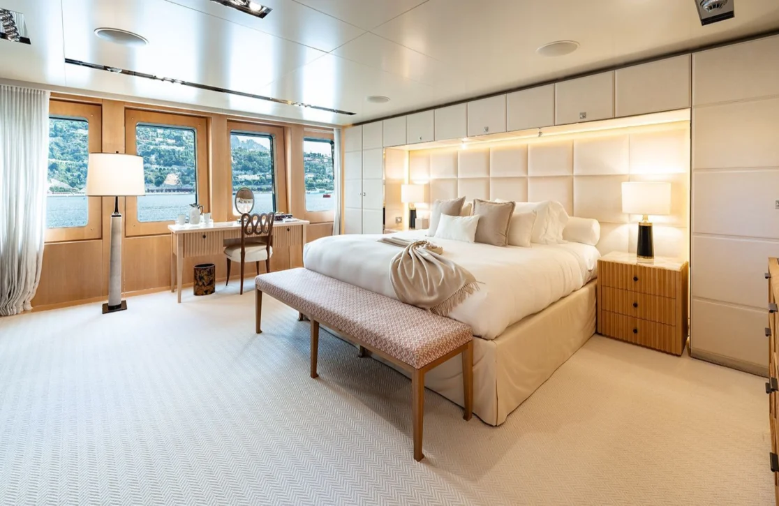An image of Loon yacht