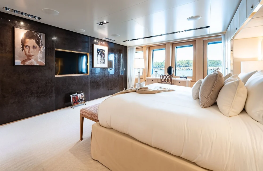 An image of Loon yacht