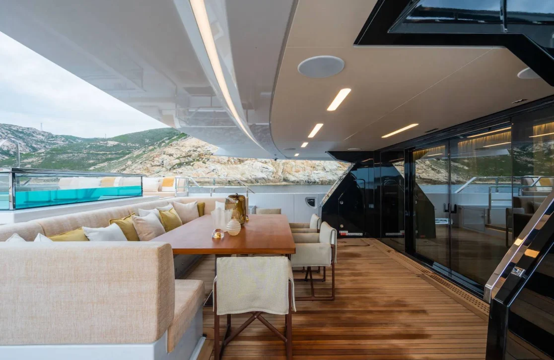 An image of Rmf yacht