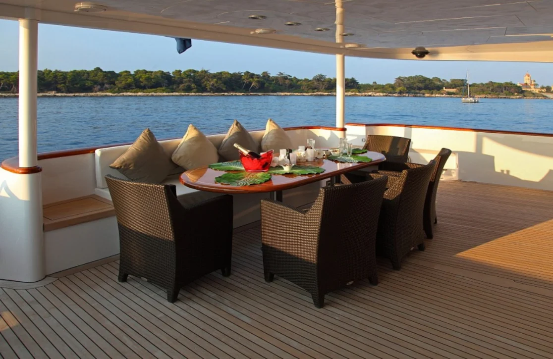 An image of Seashell yacht