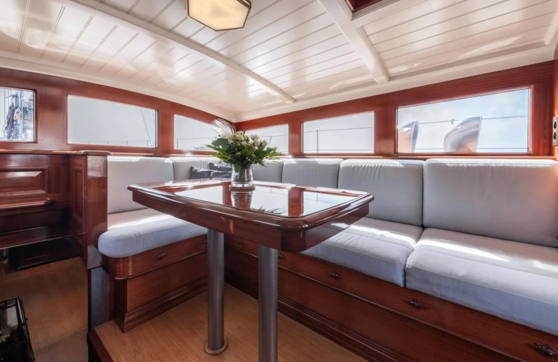 An image of Rainbow yacht