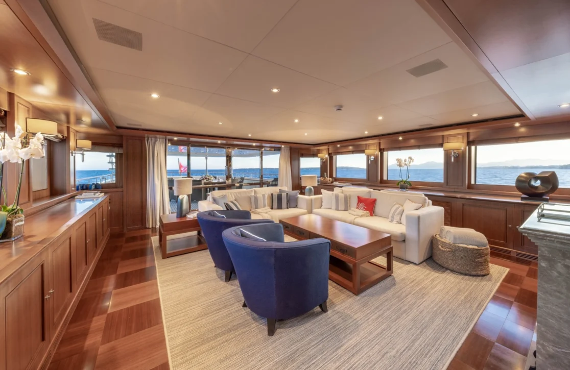 An image of O’lion yacht